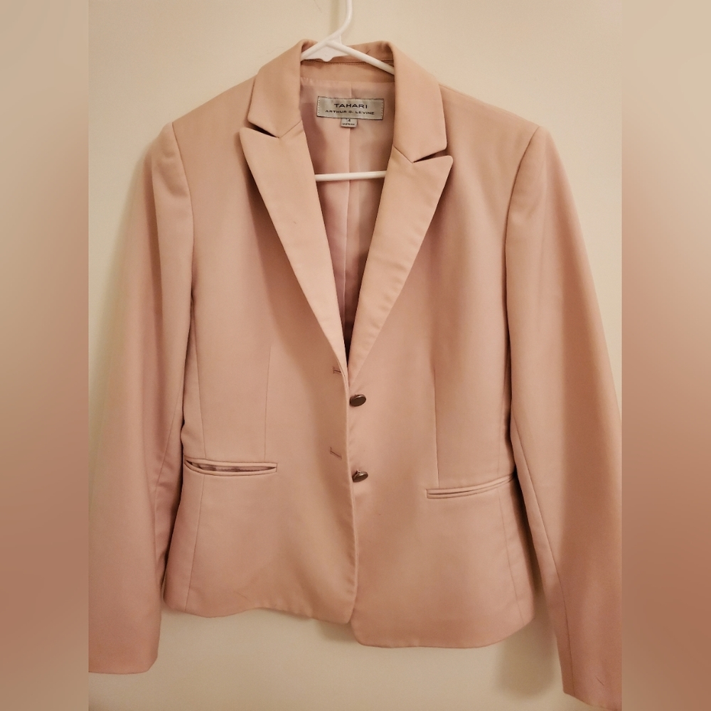 Rose-tone tahari blazer sophisticated